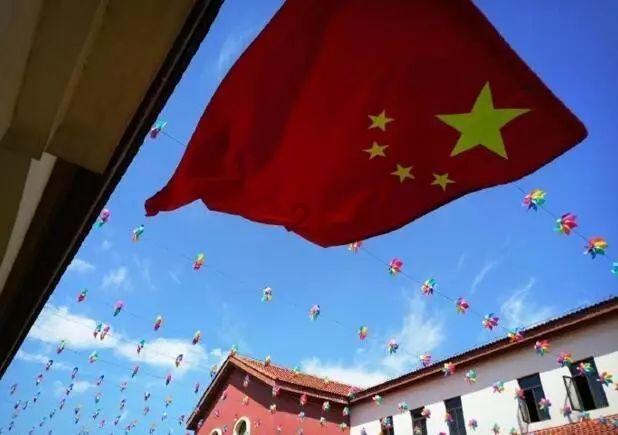 小长颈鹿逃离